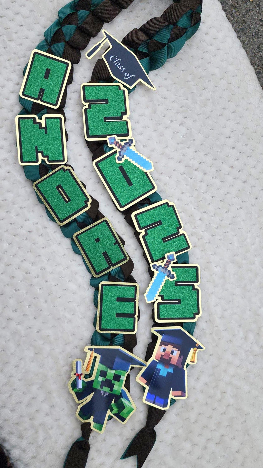 Minecraft Graduation Ribbon Lei - Personalized Class of 2026, Kindergarten leis