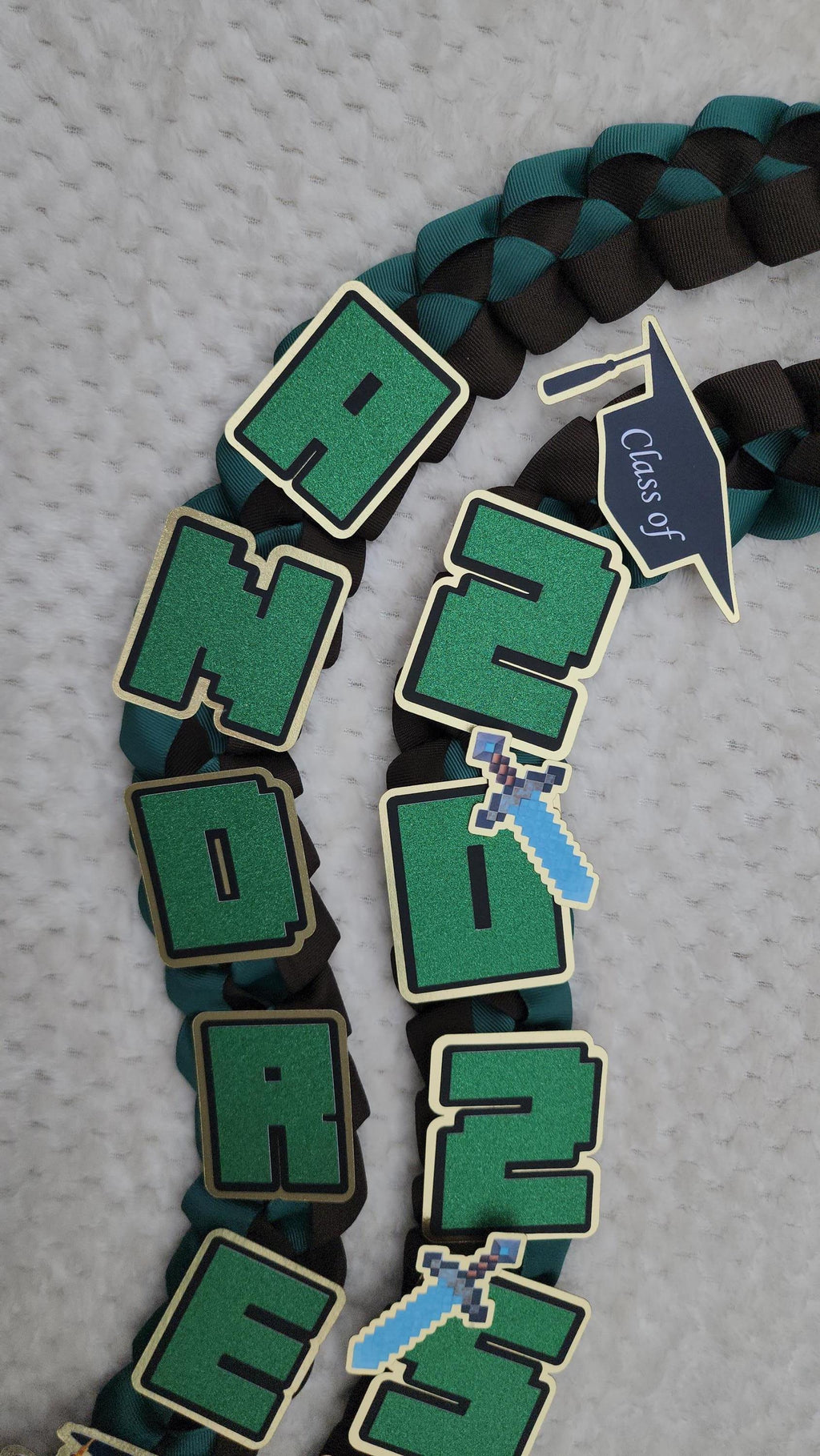 Minecraft Graduation Ribbon Lei - Personalized Class of 2026, Kindergarten leis