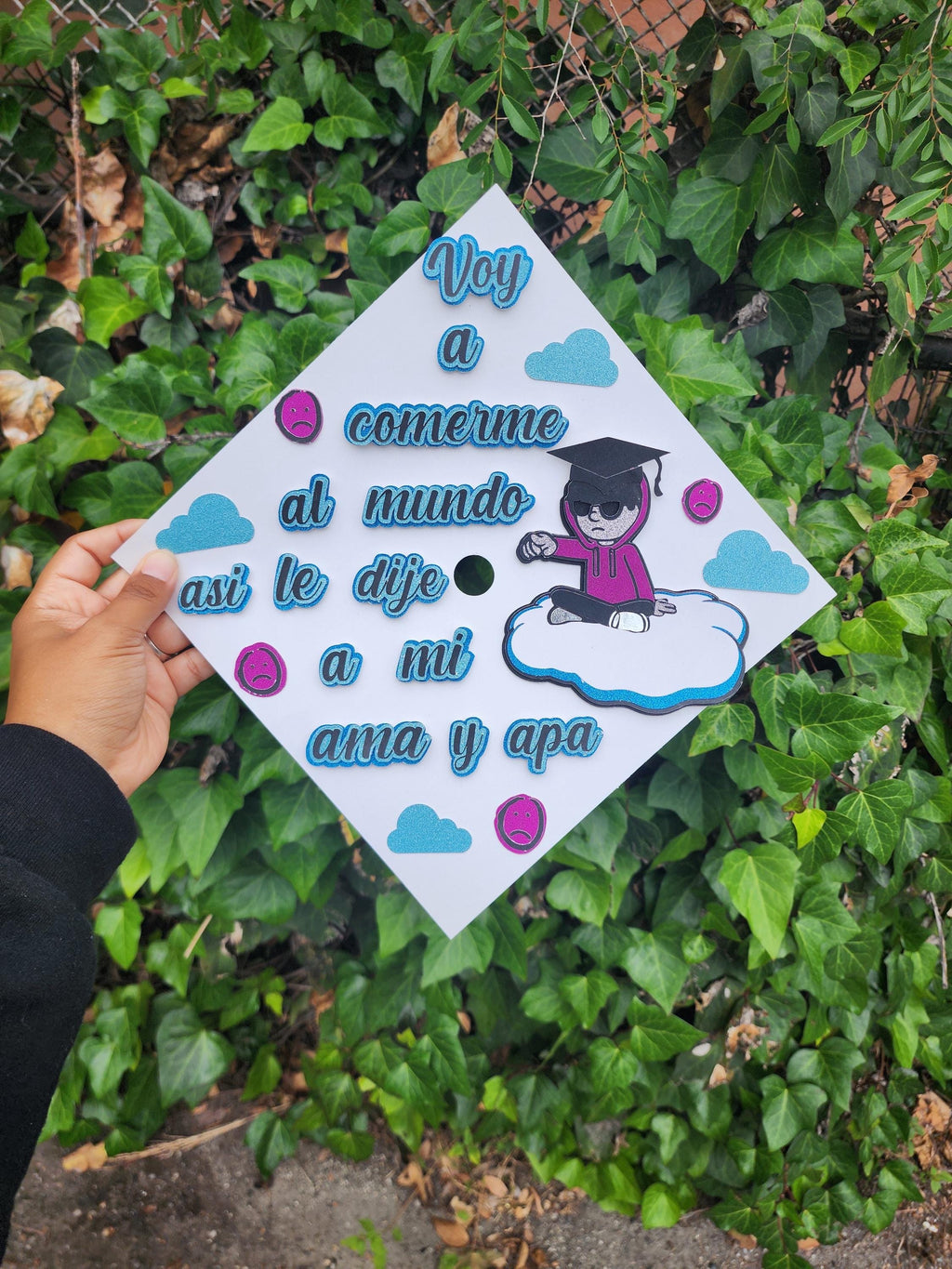 Junior H Graduation Cap Topper | Voy a Comerme al Mundo | Latino Grad Cap | Sad Boy Corridos | Class of 2026