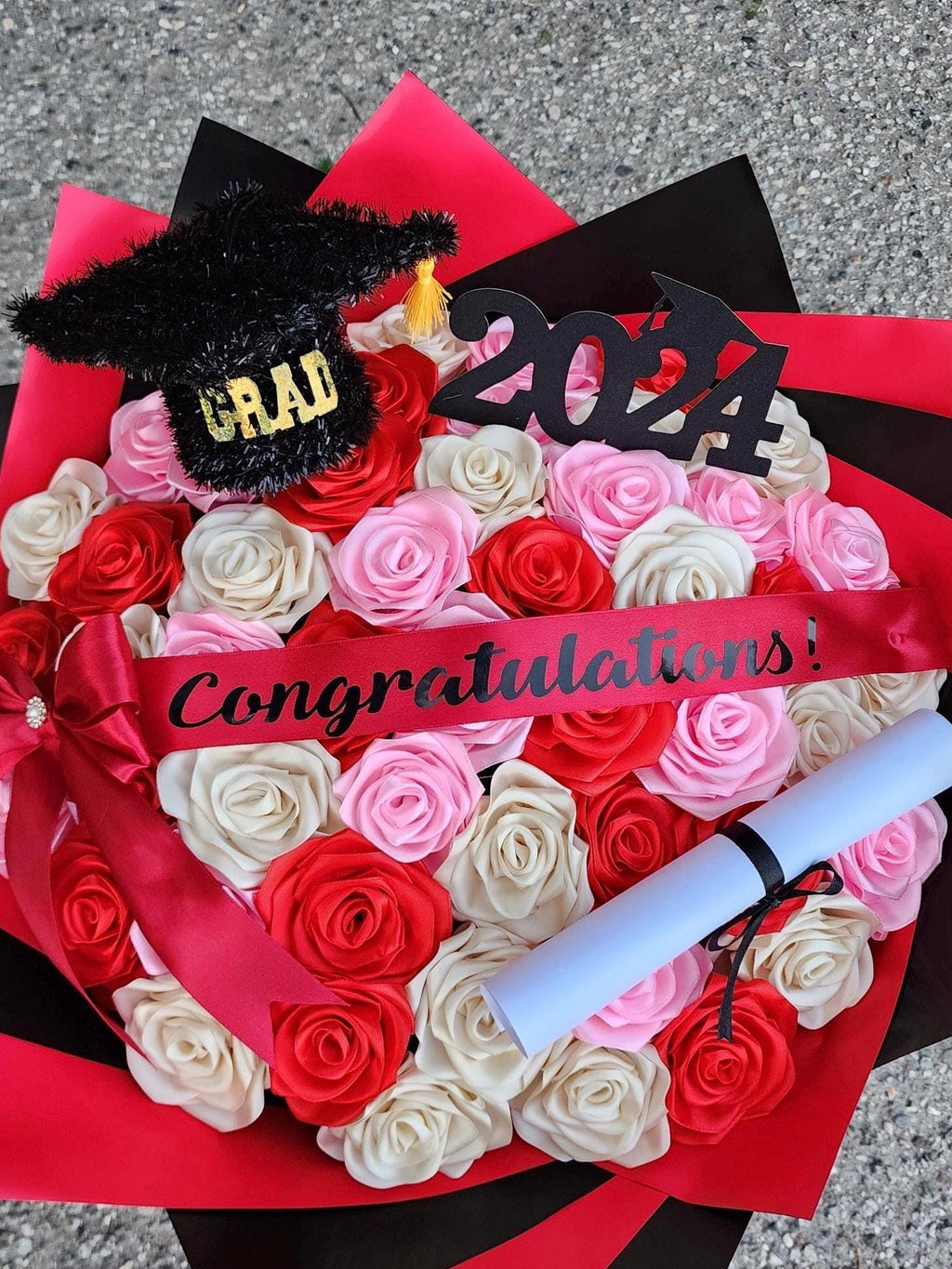 graduation bouquet of handmade eternal roses, rosas eternas, forever roses, birthday flowers