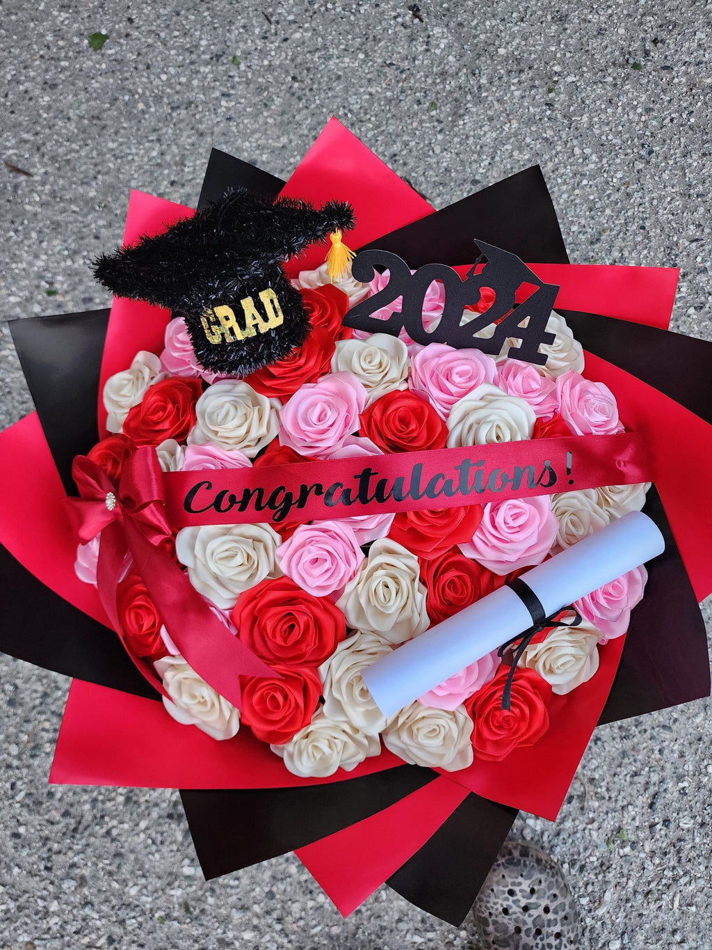 graduation bouquet of handmade eternal roses, rosas eternas, forever roses, birthday flowers